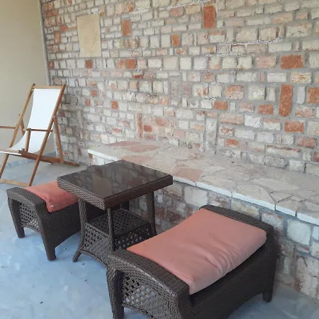 Thetida Studio Apartment Pisaetos